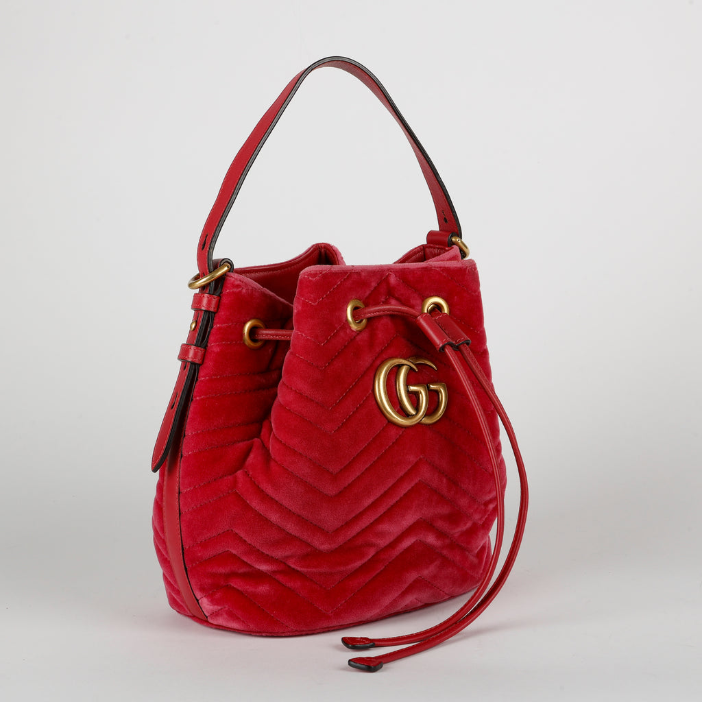 Small GG Marmont Bucket Bag, Fuchsia Velvet Gold Hardware