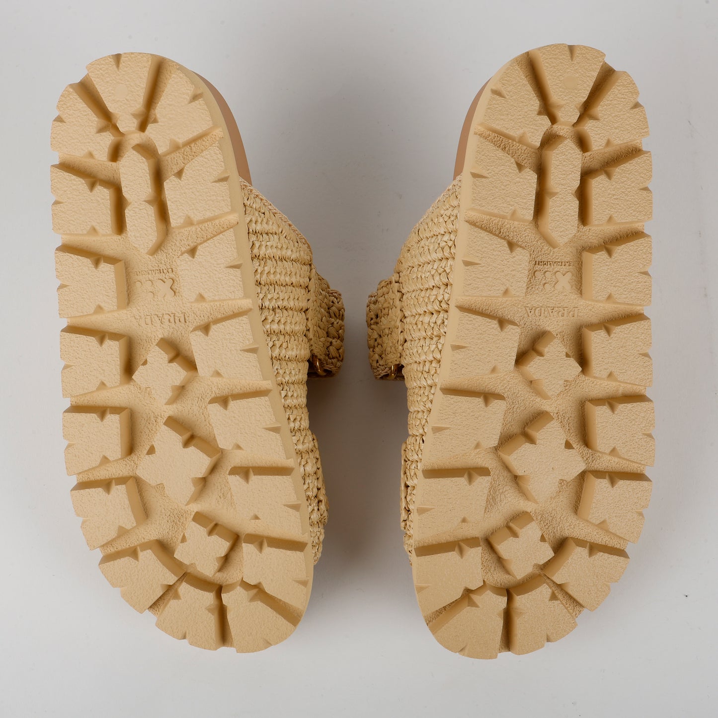 Fussbett Raffia Buckle Slides