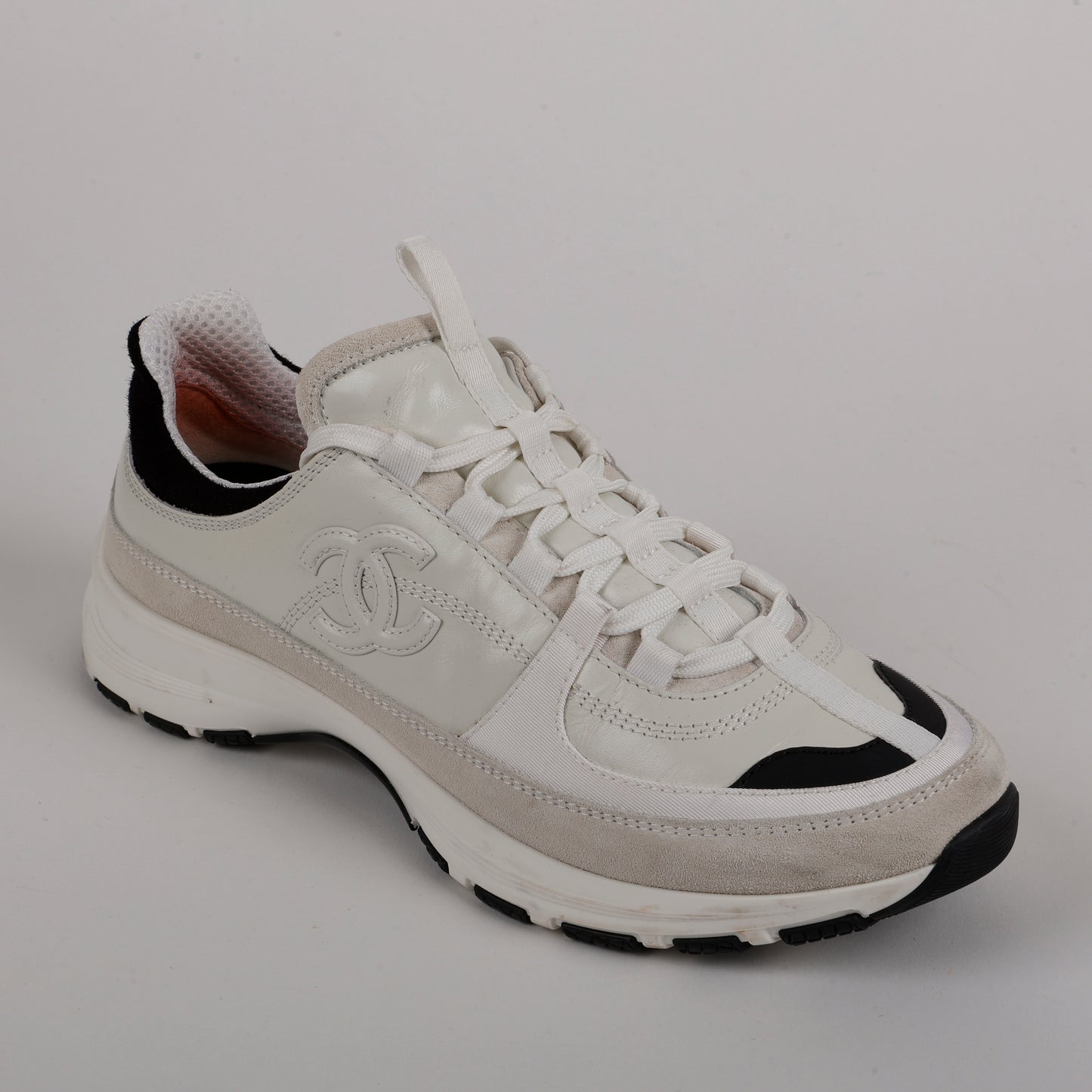 Interlocking CC Sneaker Leather Suede, White/Black (38.5)