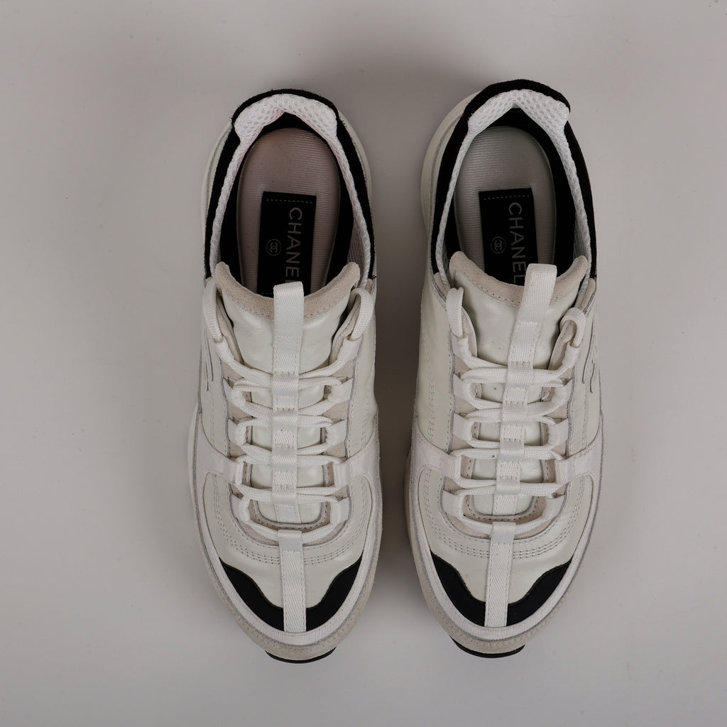 Interlocking CC Sneaker Leather Suede, White/Black (38.5)