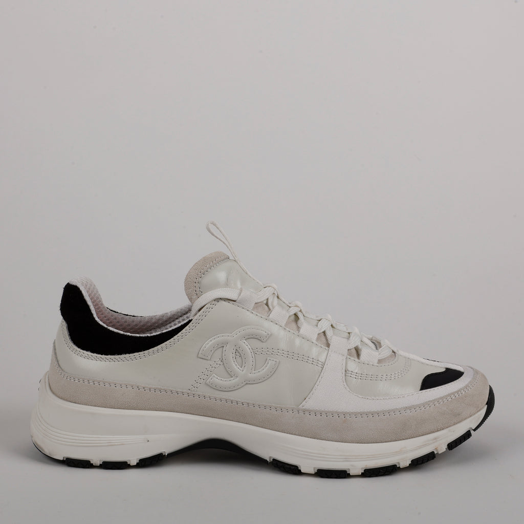 Interlocking CC Sneaker Leather Suede, White/Black (38.5)