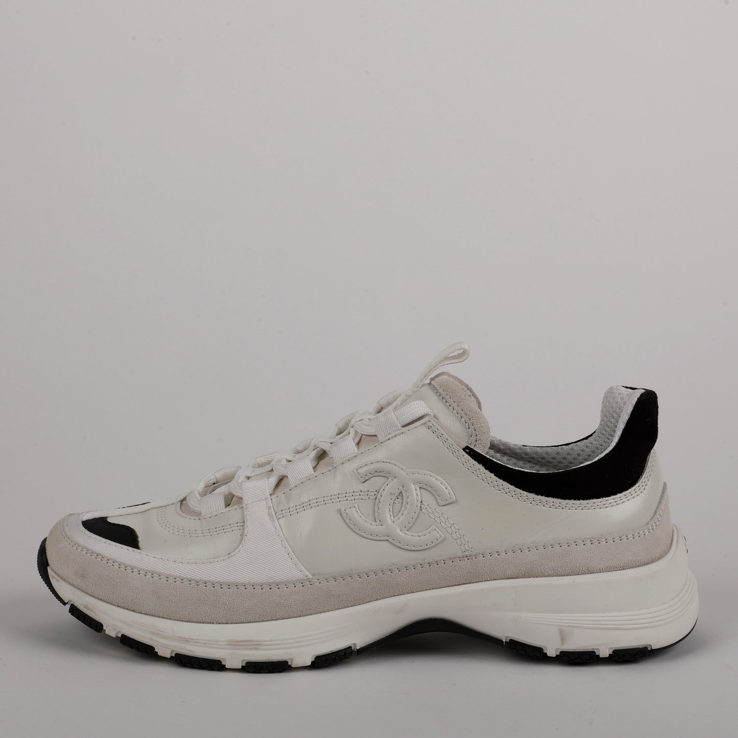 Interlocking CC Sneaker Leather Suede, White/Black (38.5)