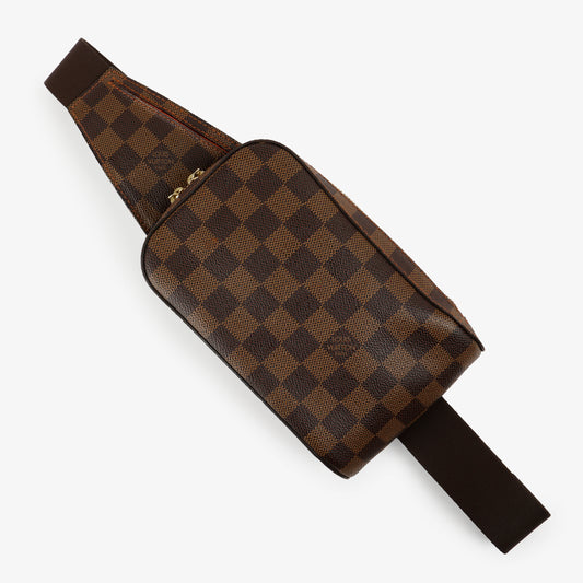 Geronimos, Damier Ebene