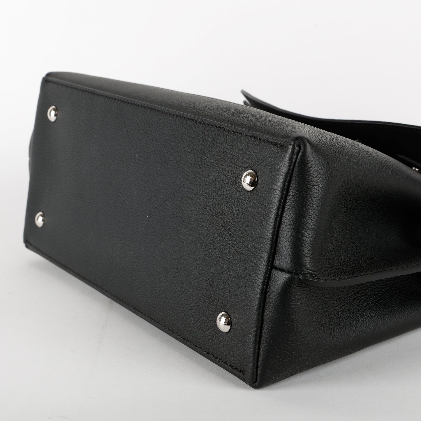 Lockme Ever MM, Black Calfskin