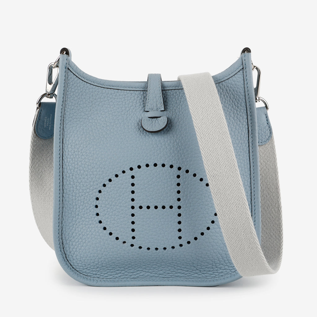 Evelyne TPM, Bleu Lin Clemence