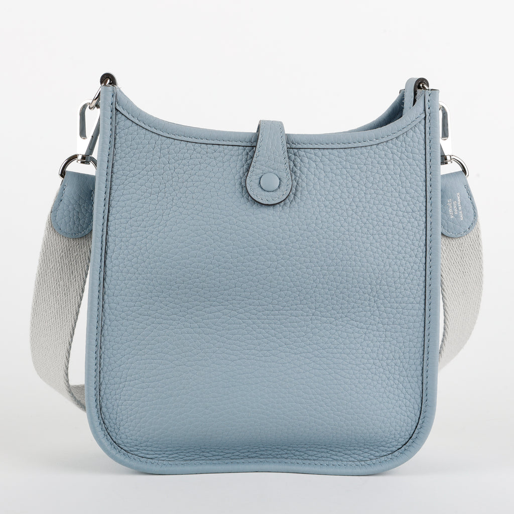 Evelyne TPM, Bleu Lin Clemence