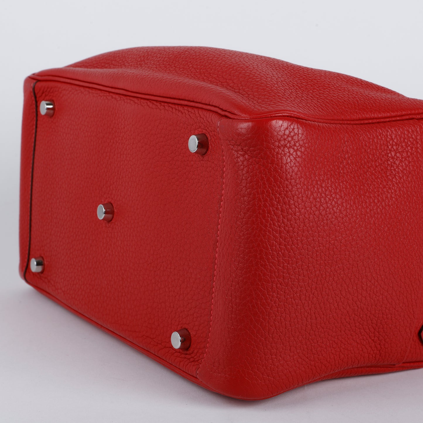 Lindy 30, Rouge Casaque Clemence