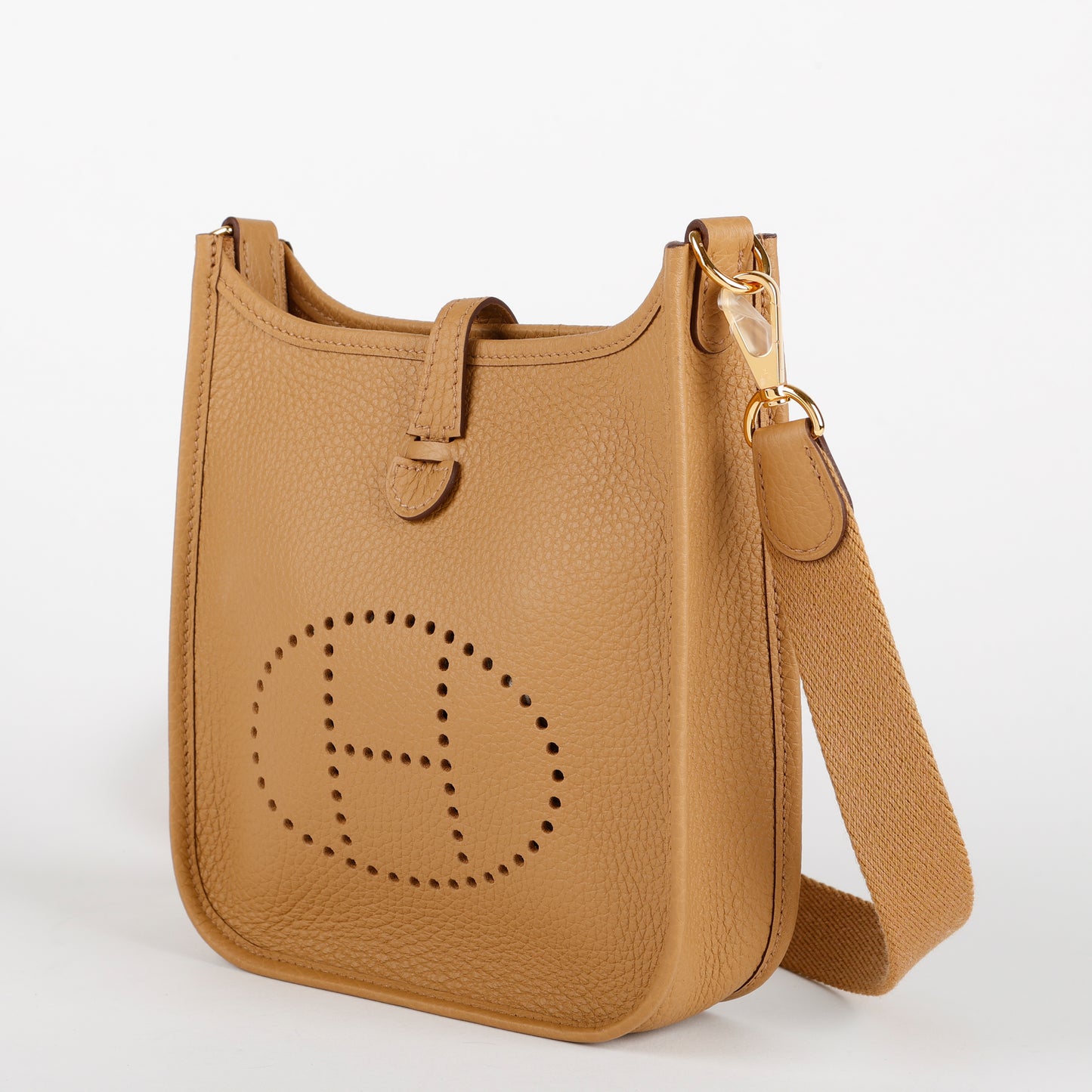 Evelyne 16 TPM, Biscuit Clemence