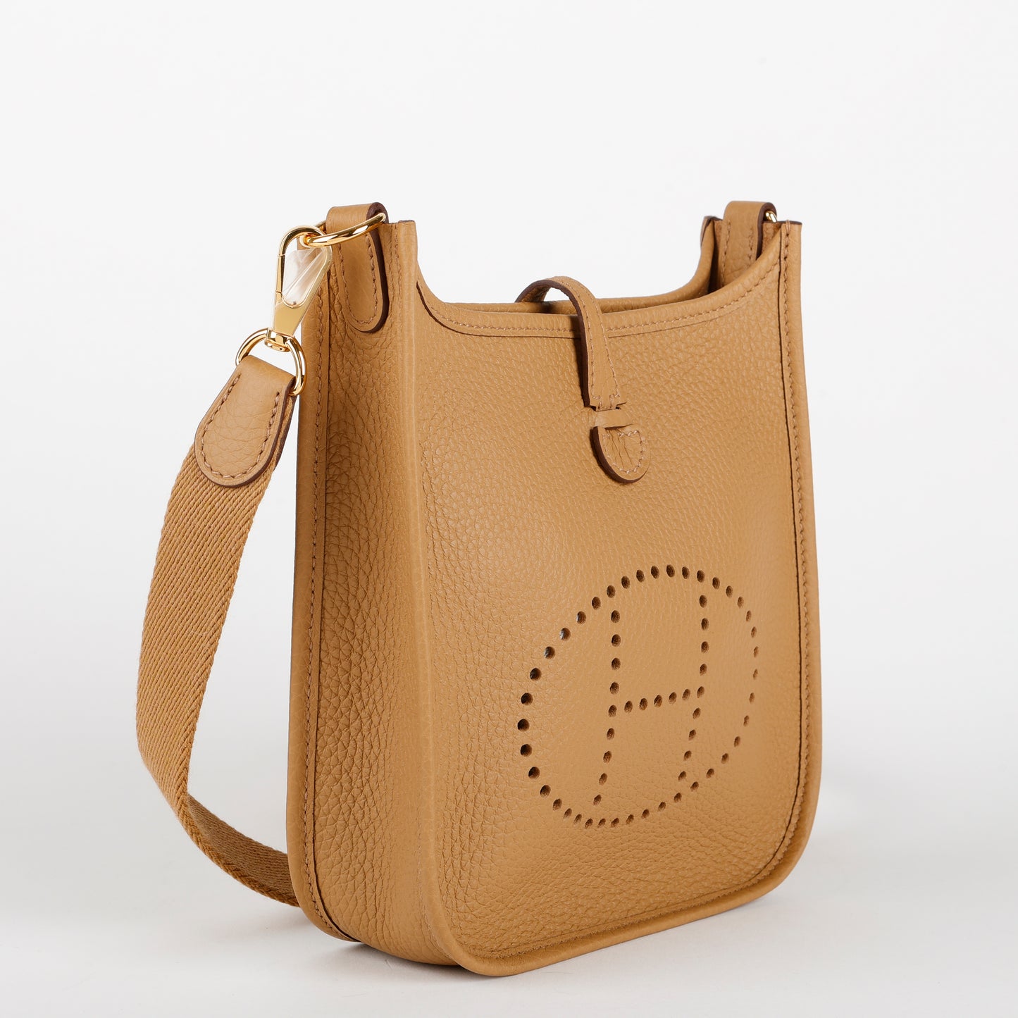 Evelyne 16 TPM, Biscuit Clemence