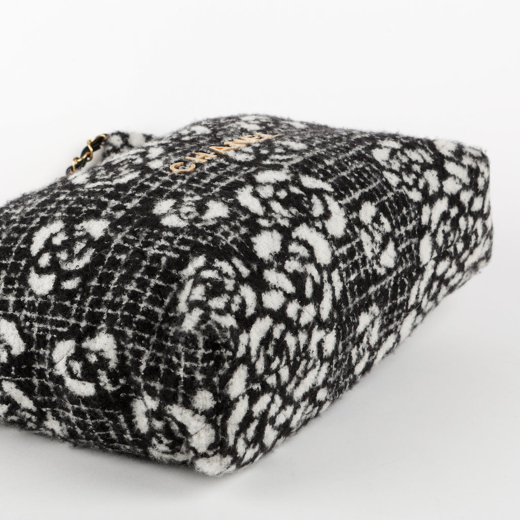 Medium 22 Camellia, Black White Cashmere