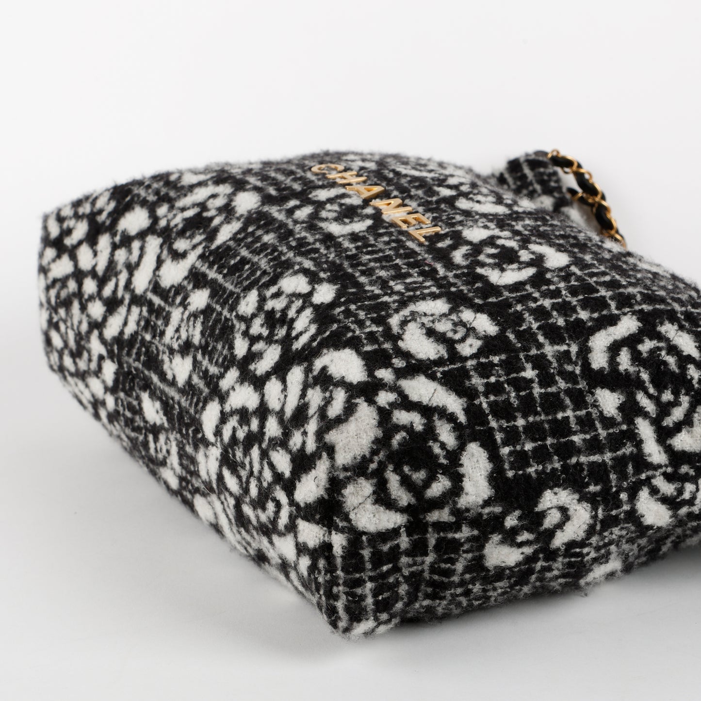 Medium 22 Camellia, Black White Cashmere