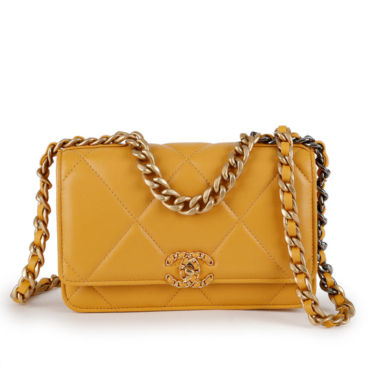 19 Wallet on Chain, Sunflower Yellow Lambskin