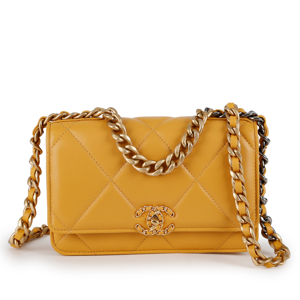 19 Wallet on Chain, Sunflower Yellow Lambskin
