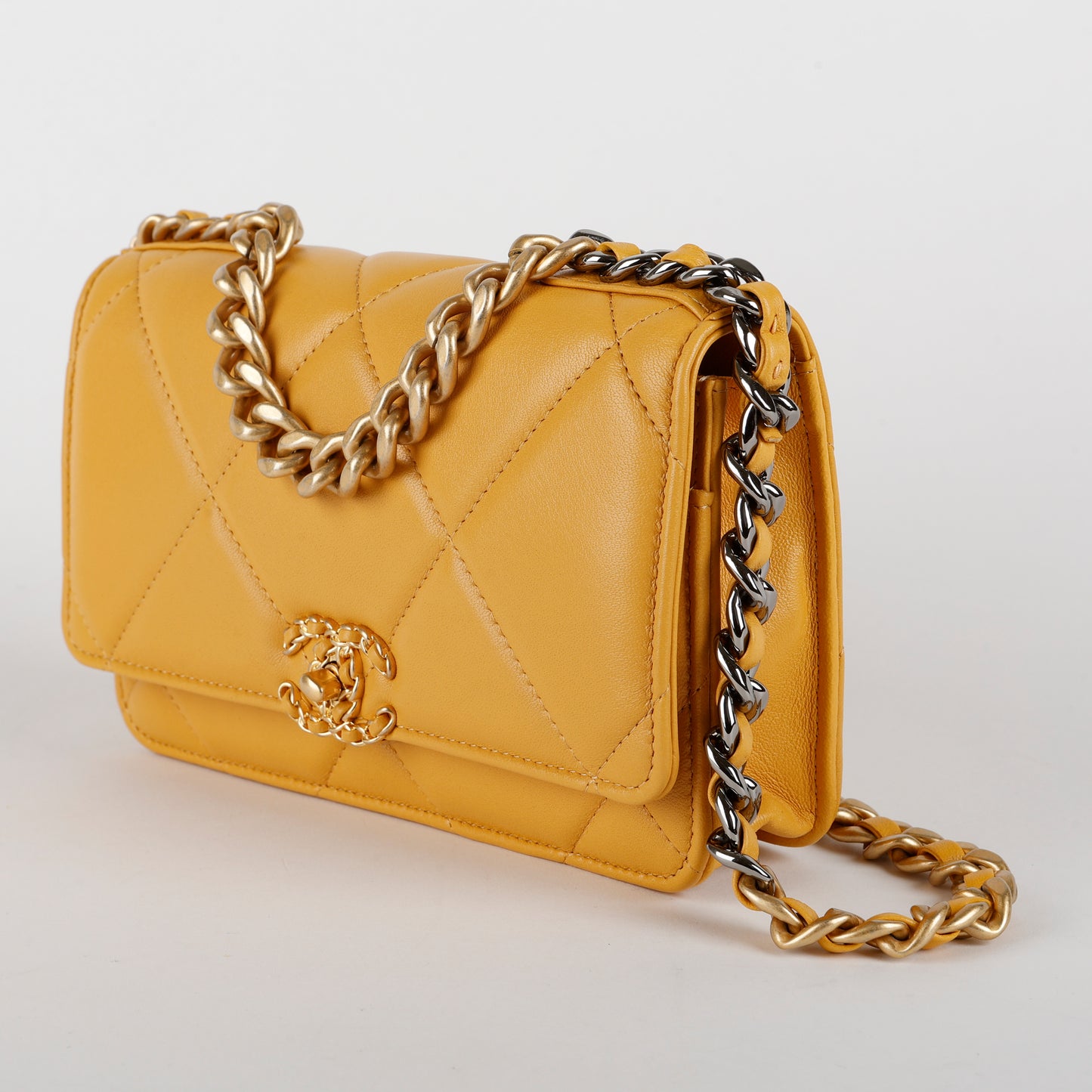 19 Wallet on Chain, Sunflower Yellow Lambskin