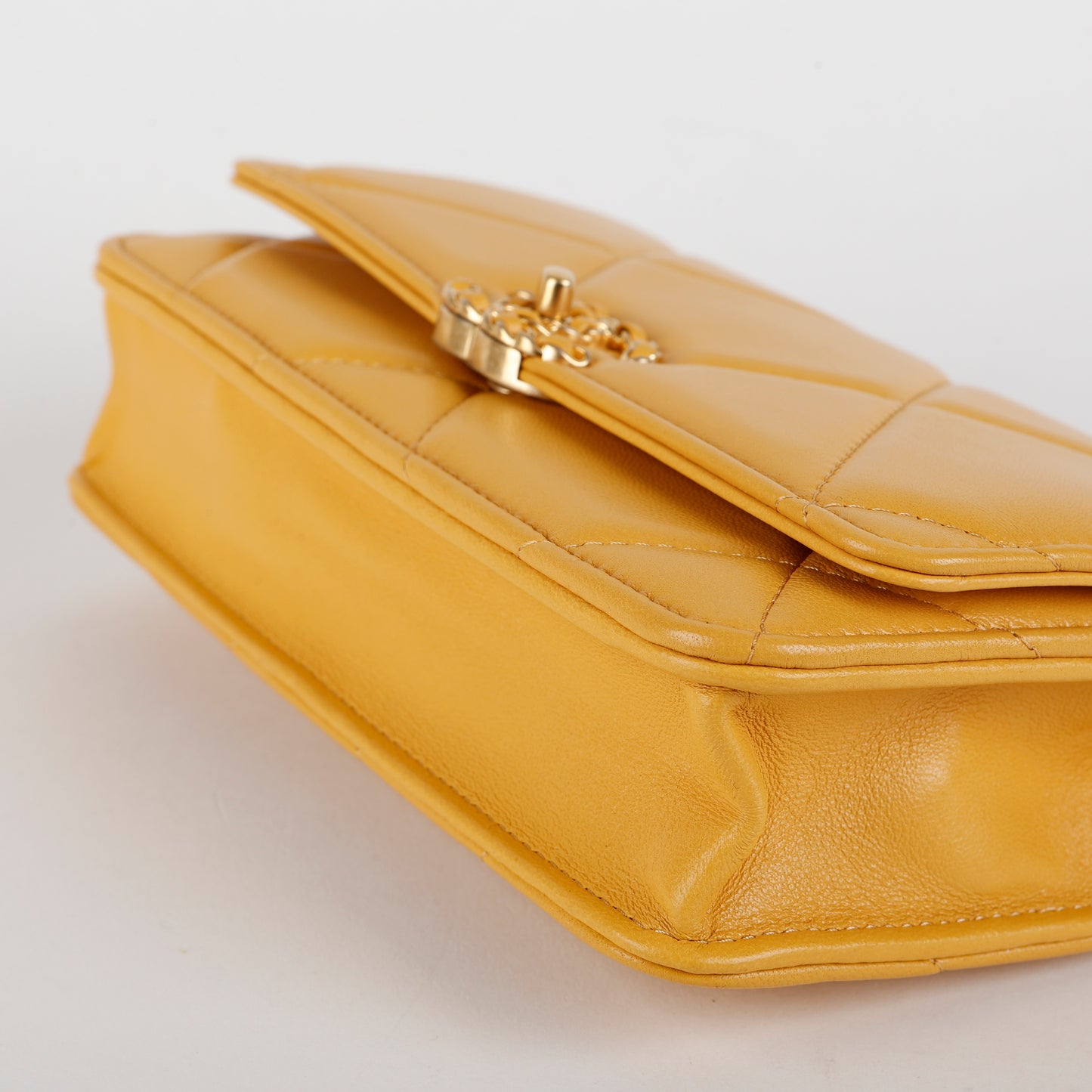 19 Wallet on Chain, Sunflower Yellow Lambskin