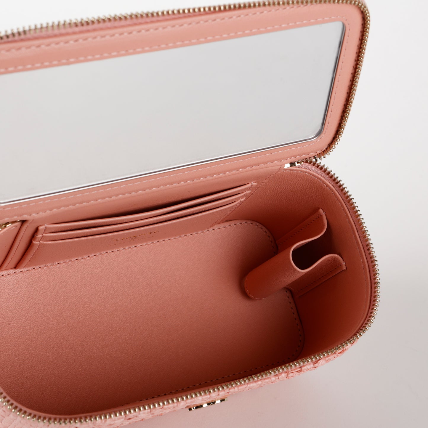 Vanity on Chain, Rose Raffia