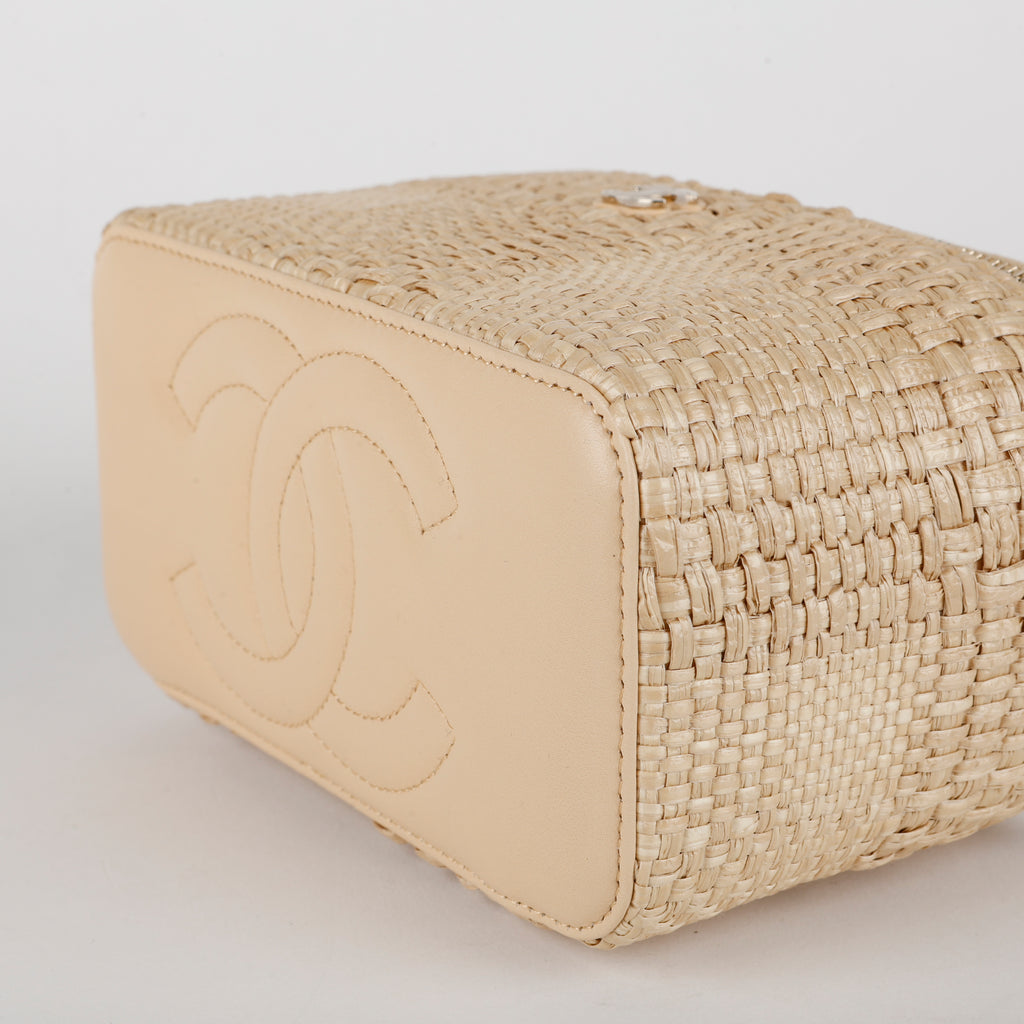 Vanity on Chain, Beige Raffia