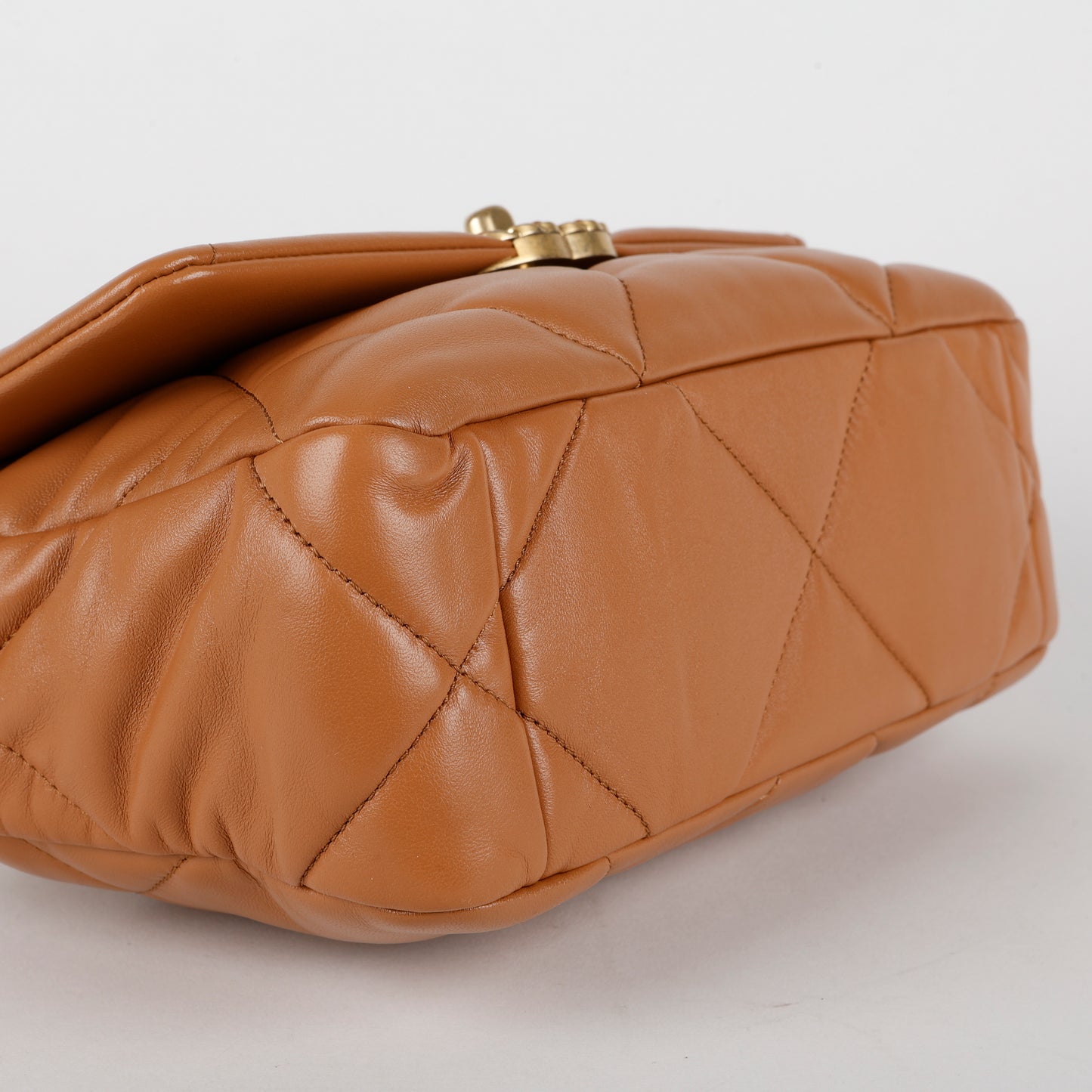 Small 19, Caramel Lambskin