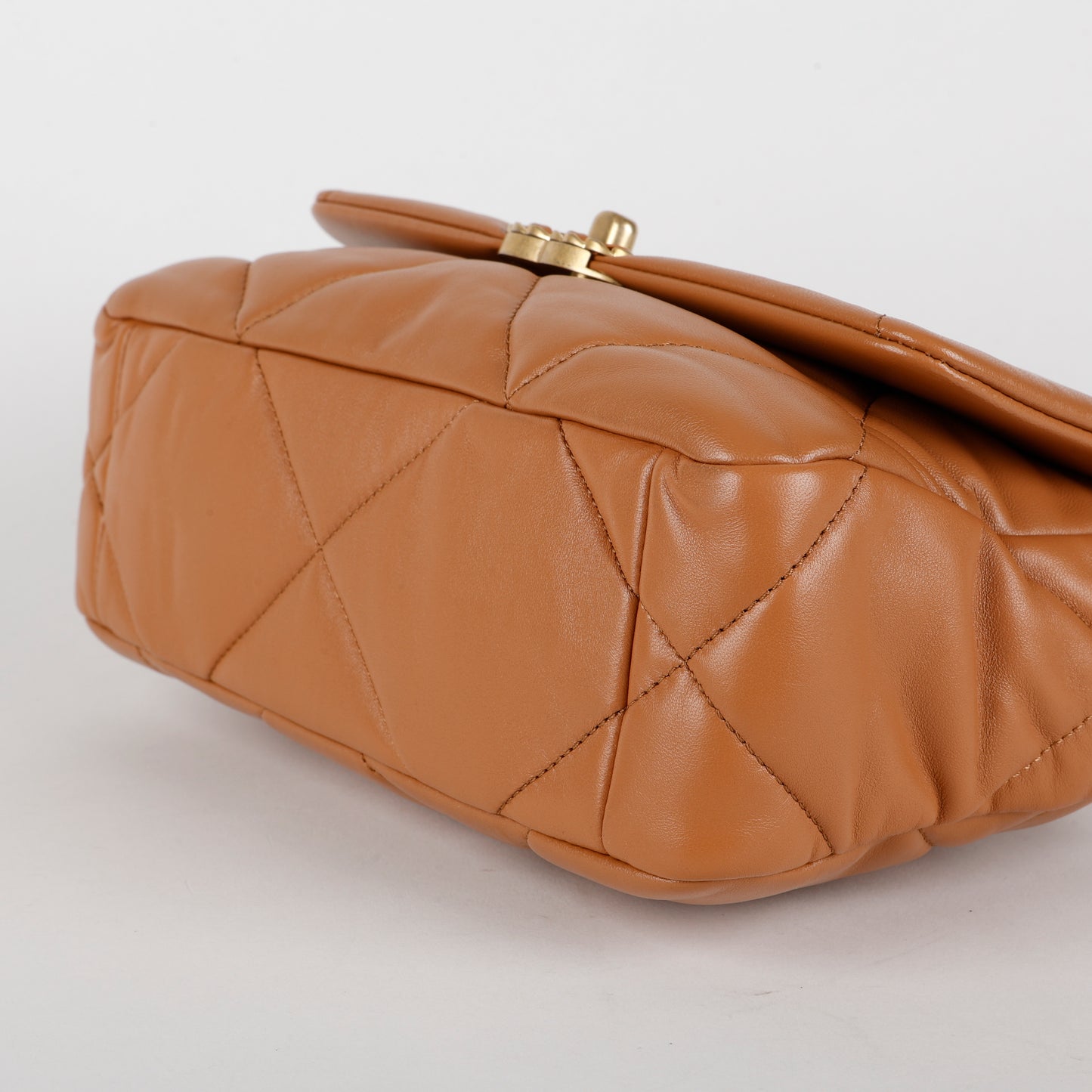 Small 19, Caramel Lambskin