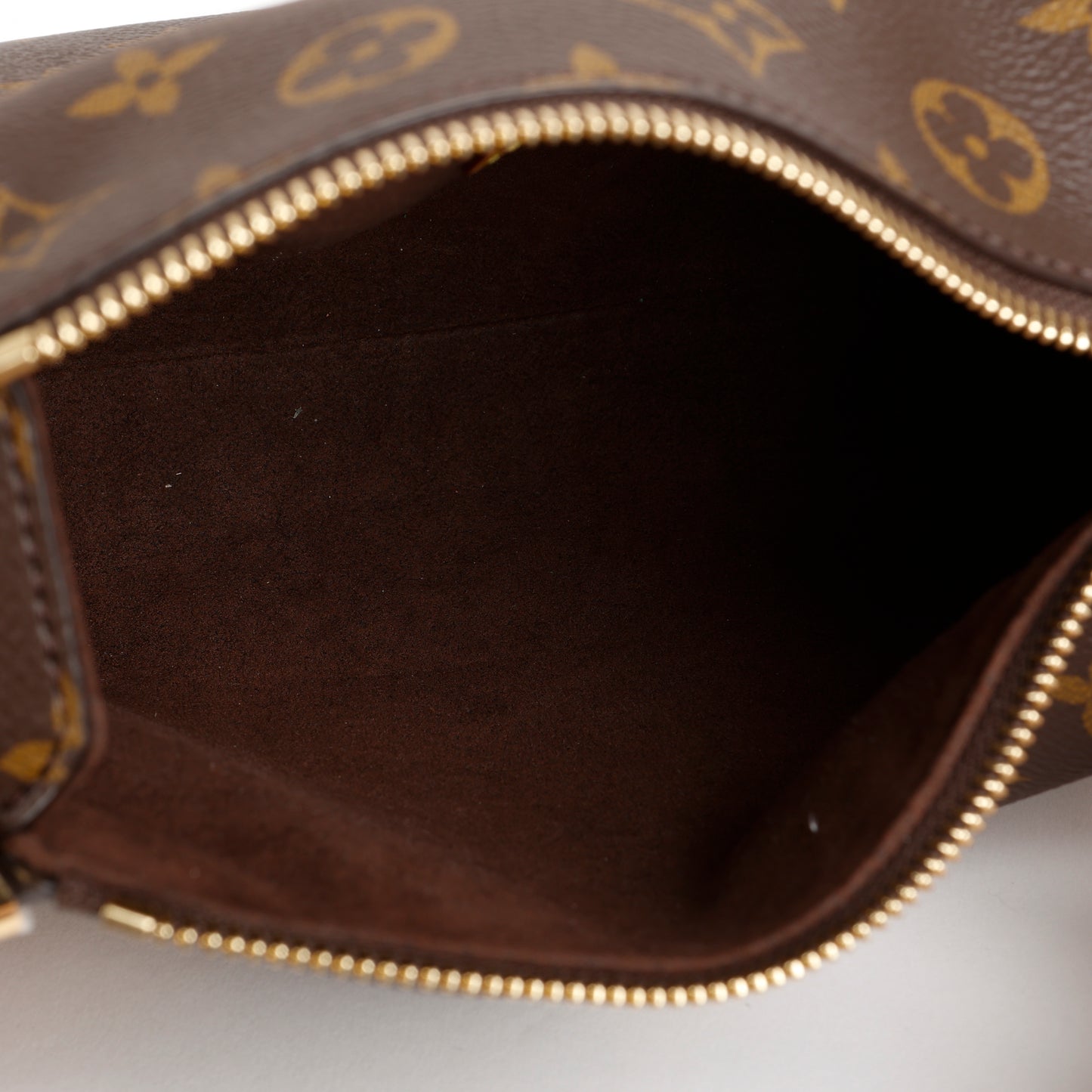 Side Trunk MM, Monogram
