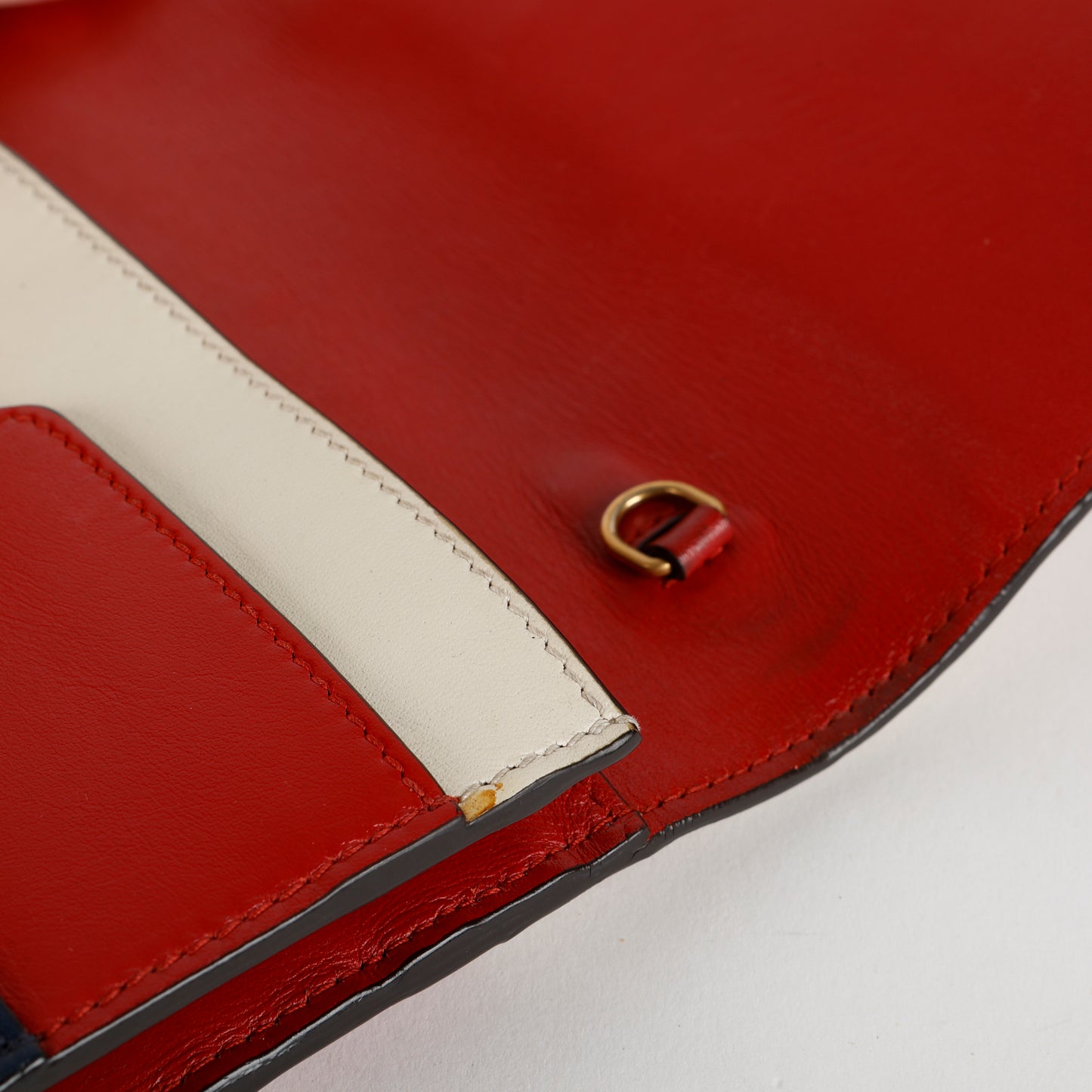 Queen Margaret Wallet on Chain, Red/White/Blue
