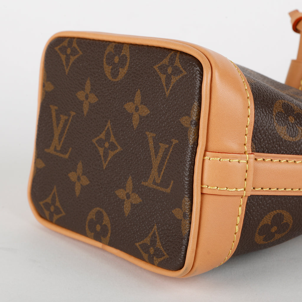 Nano Noe, Monogram