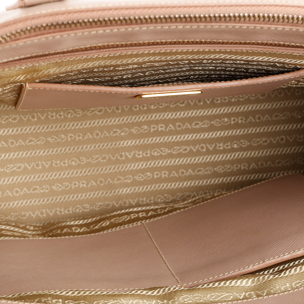 Medium Galleria Double Zip Tote, Dusty Pink Saffiano