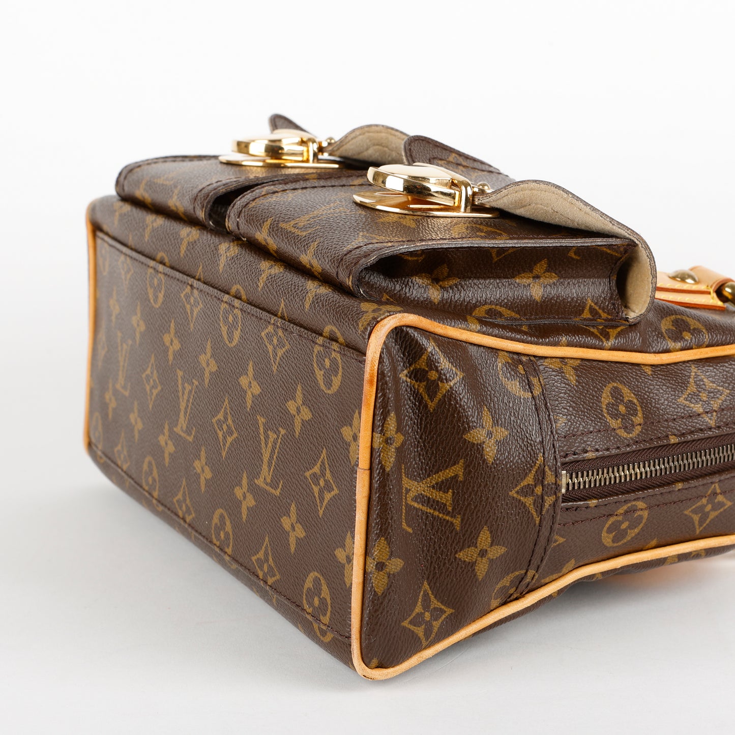 Manhattan PM, Monogram