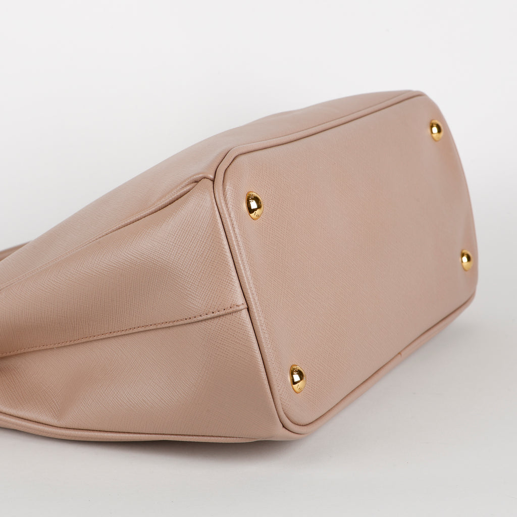 Medium Galleria, Beige Saffiano