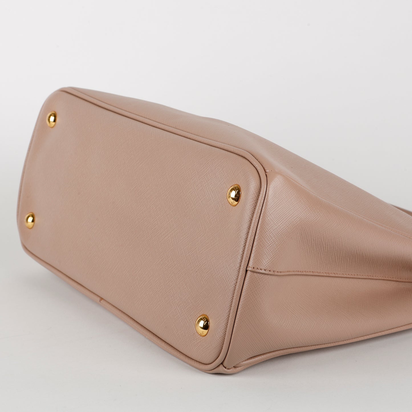 Medium Galleria, Beige Saffiano