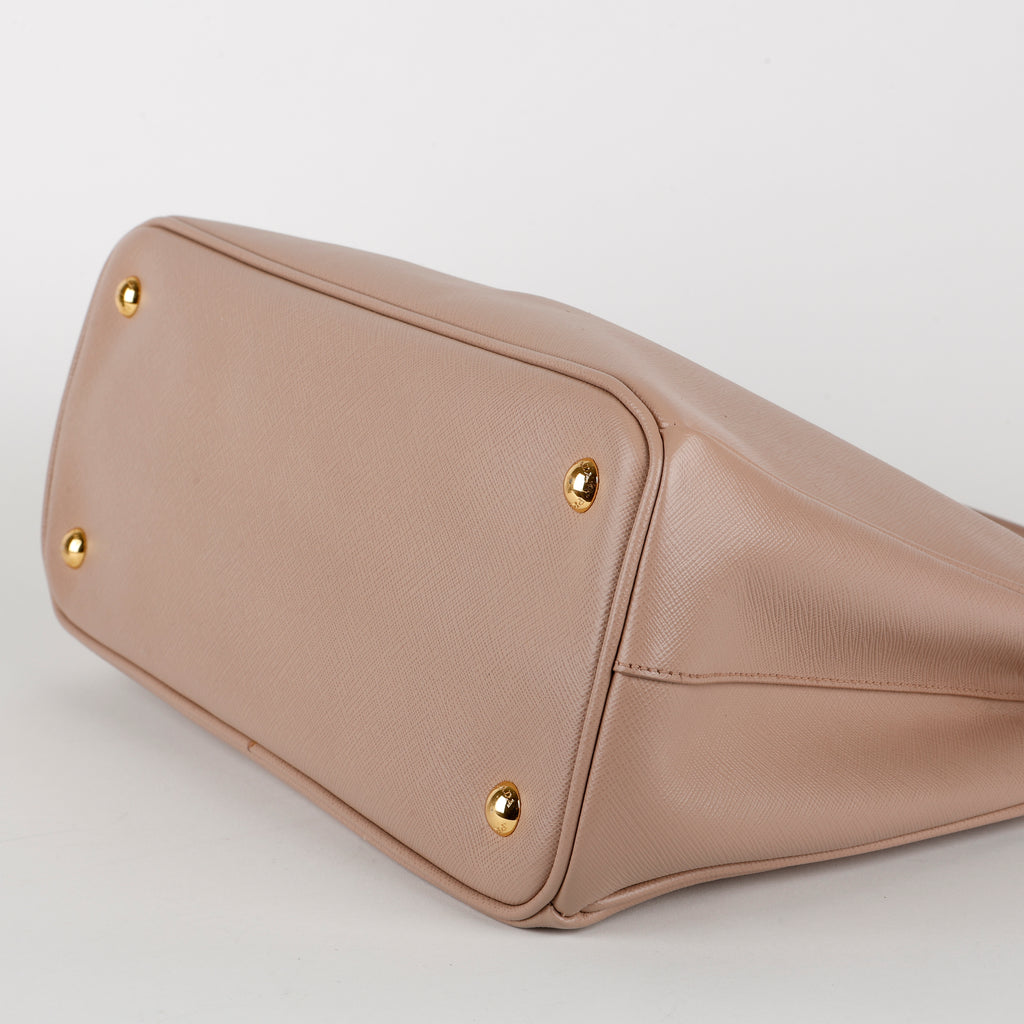 Medium Galleria, Beige Saffiano