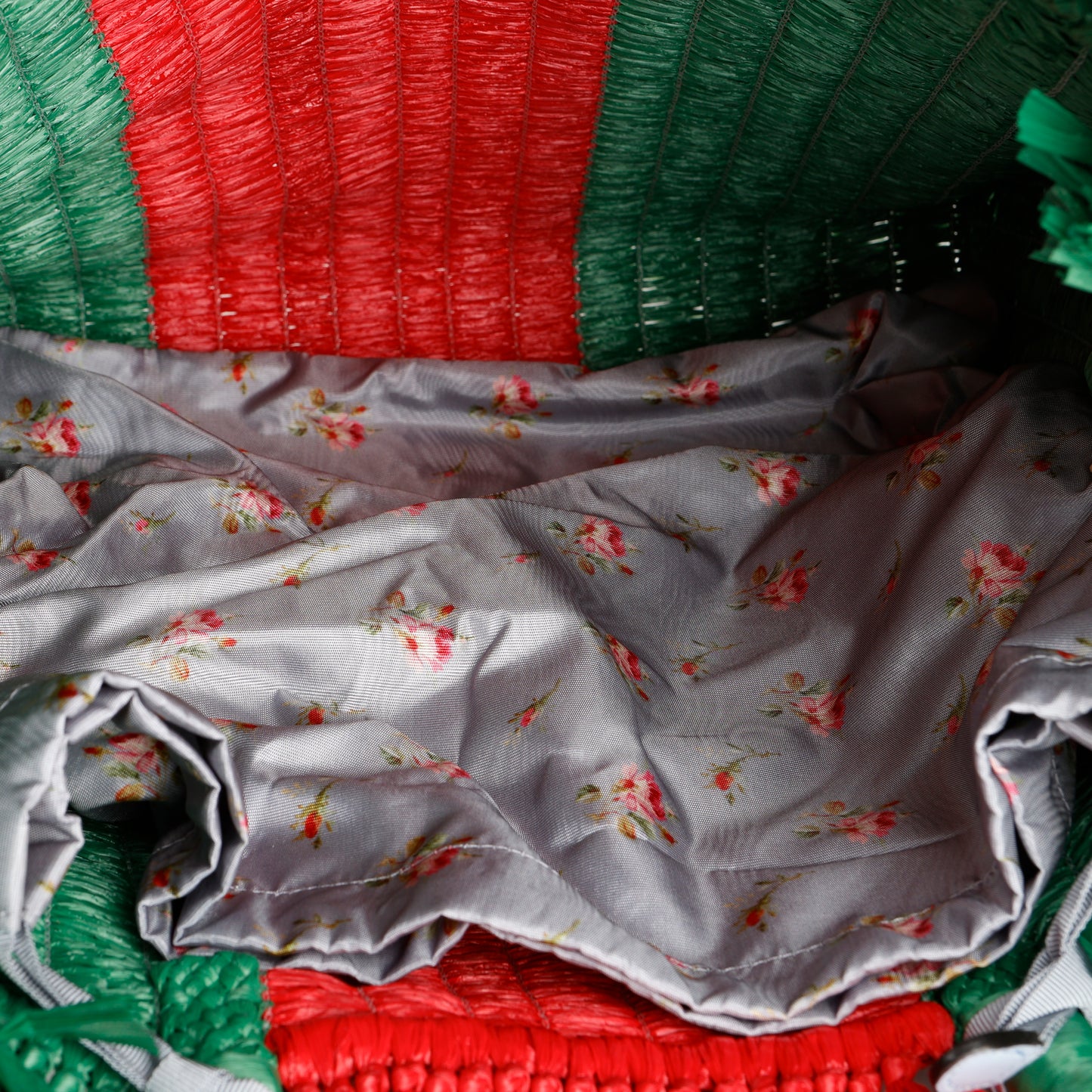 Web Cestino Tote, Green/Red Raffia