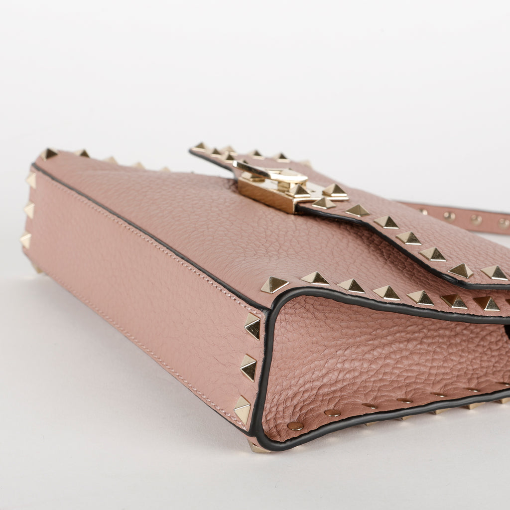 Medium Rockstud Flap Crossbody, Dusty Pink