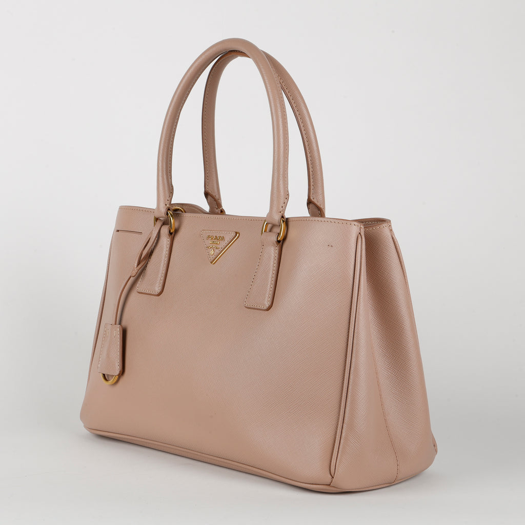 Medium Galleria, Beige Saffiano