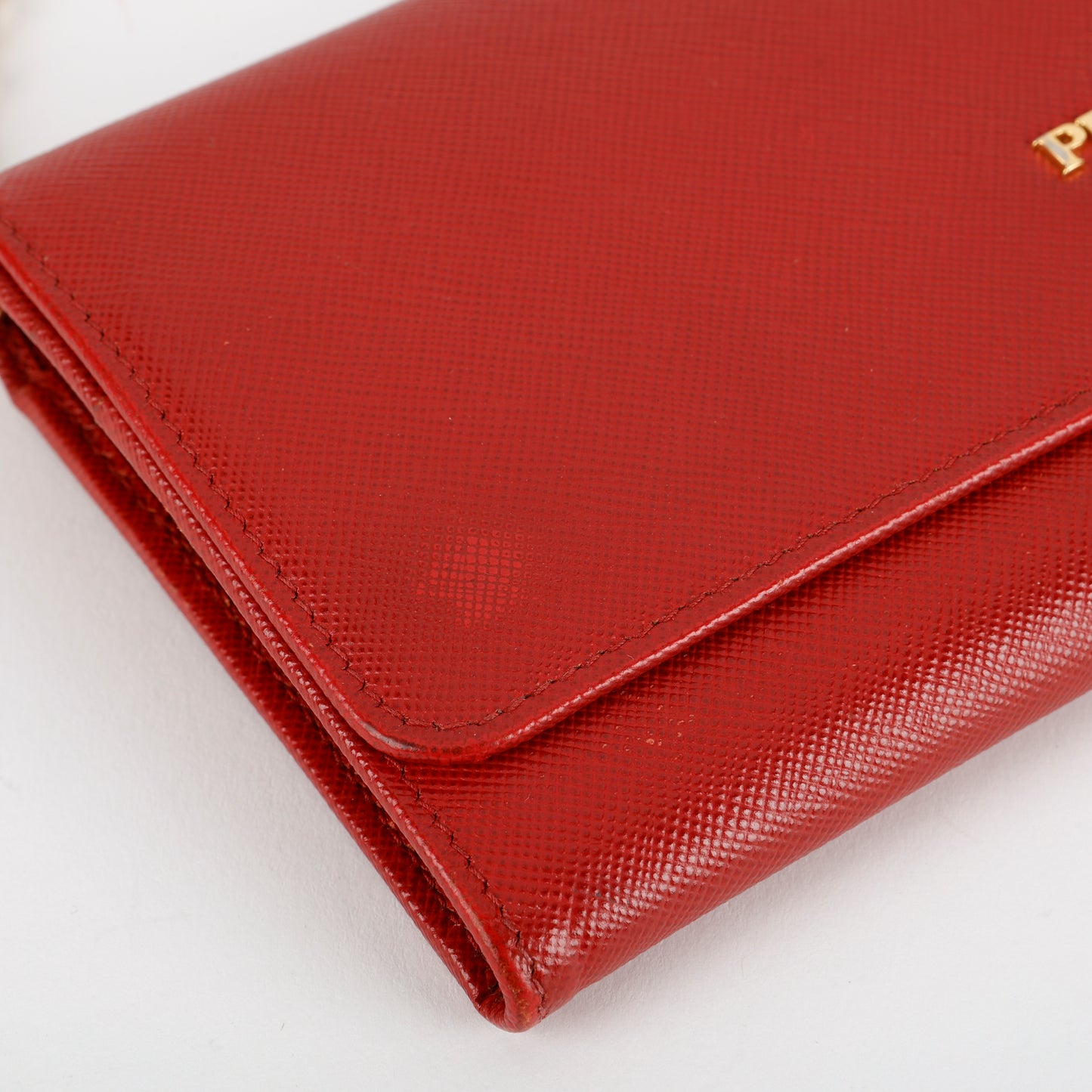 Wallet on Chain, Red Saffiano
