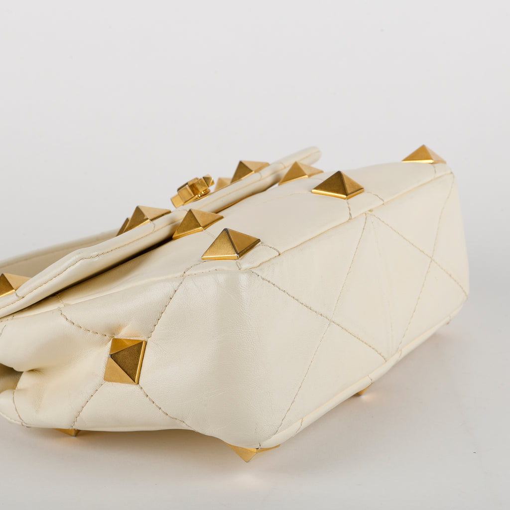 Large Roman Rockstud, Cream