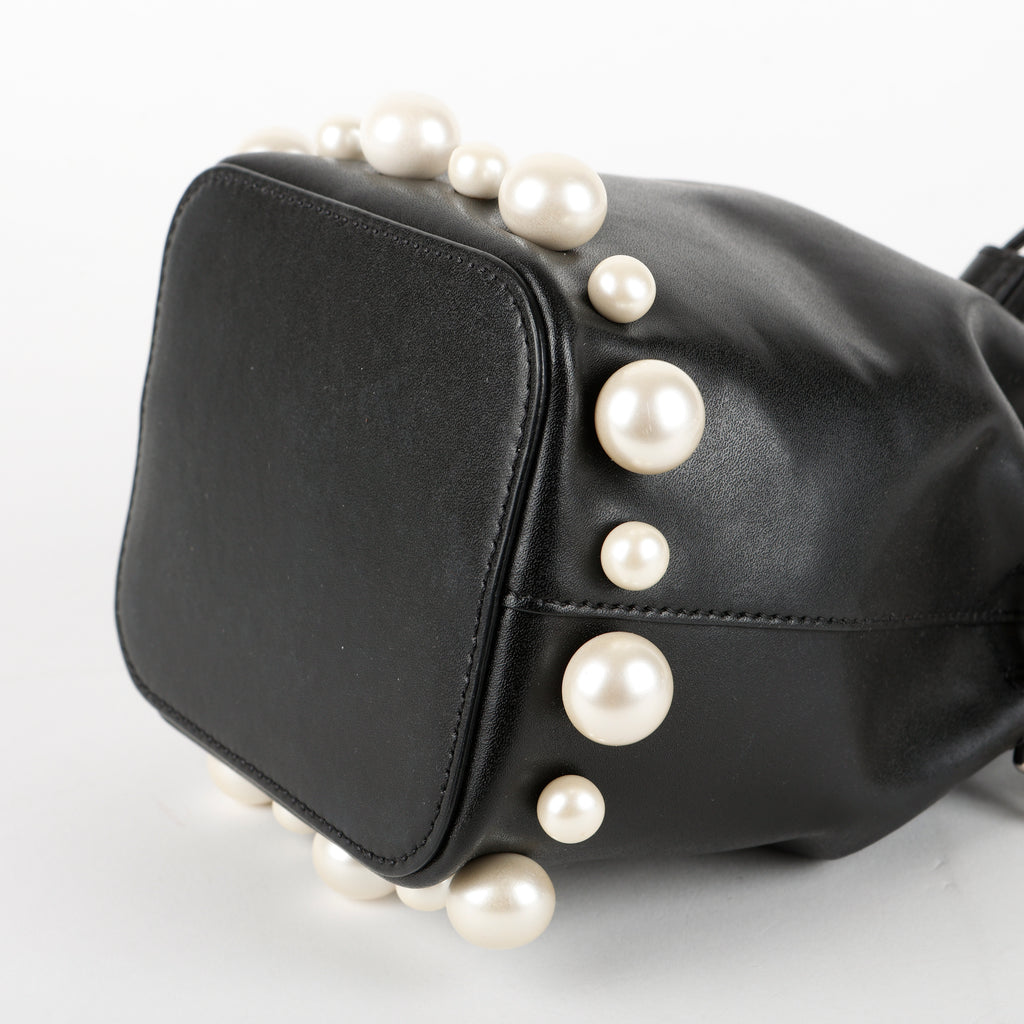 Mini Pearl Min Tresor Bucket, Black