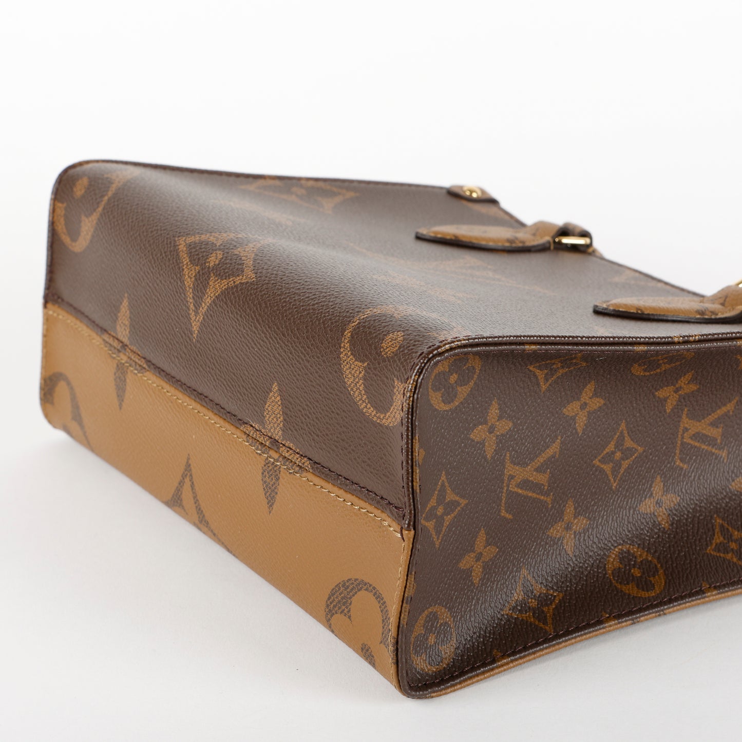 OnTheGo BB, Reverse Monogram