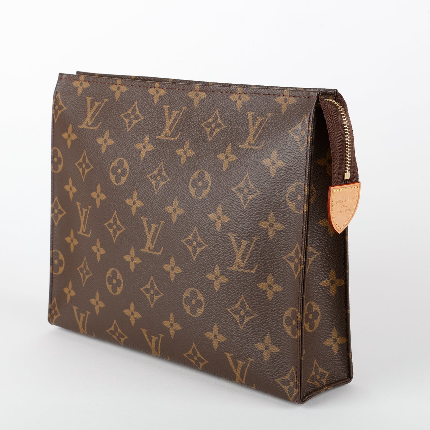 Toiletry 26, Monogram