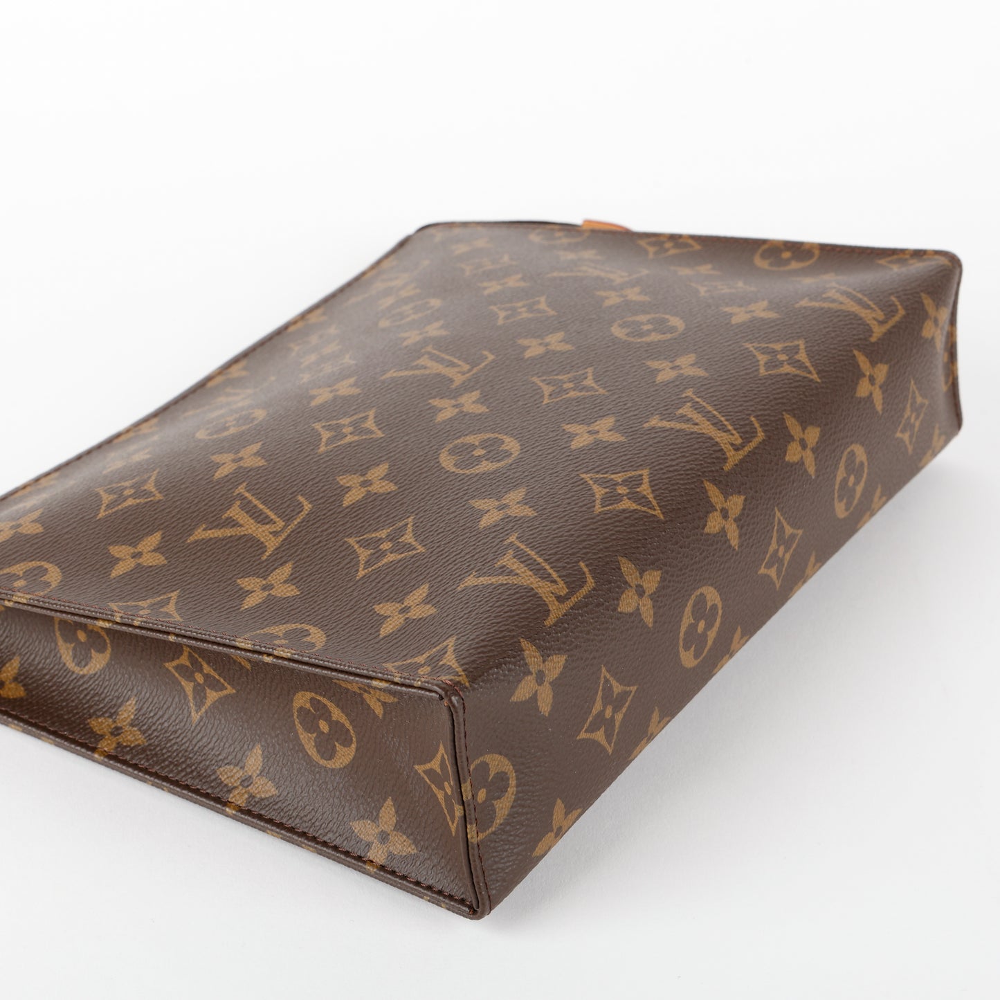 Toiletry 26, Monogram