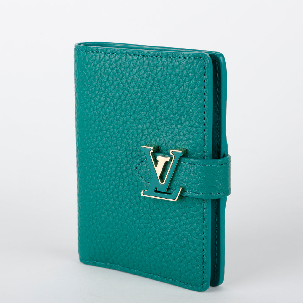 Vertical Capucines Wallet, Green