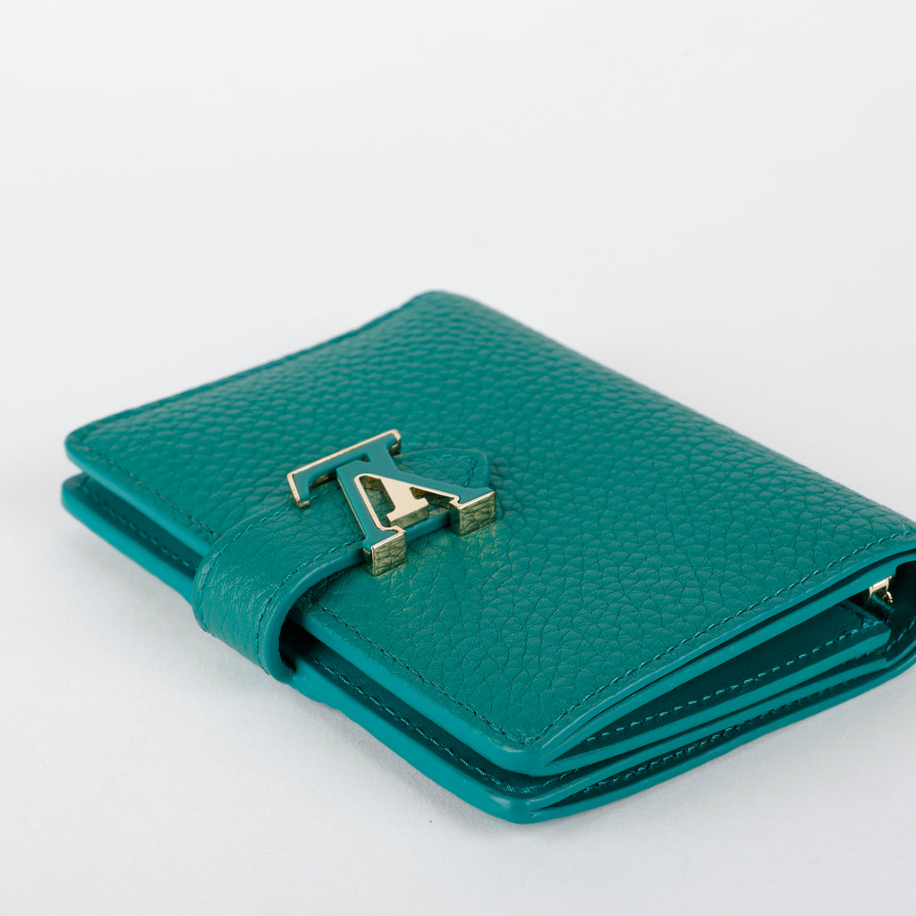 Vertical Capucines Wallet, Green