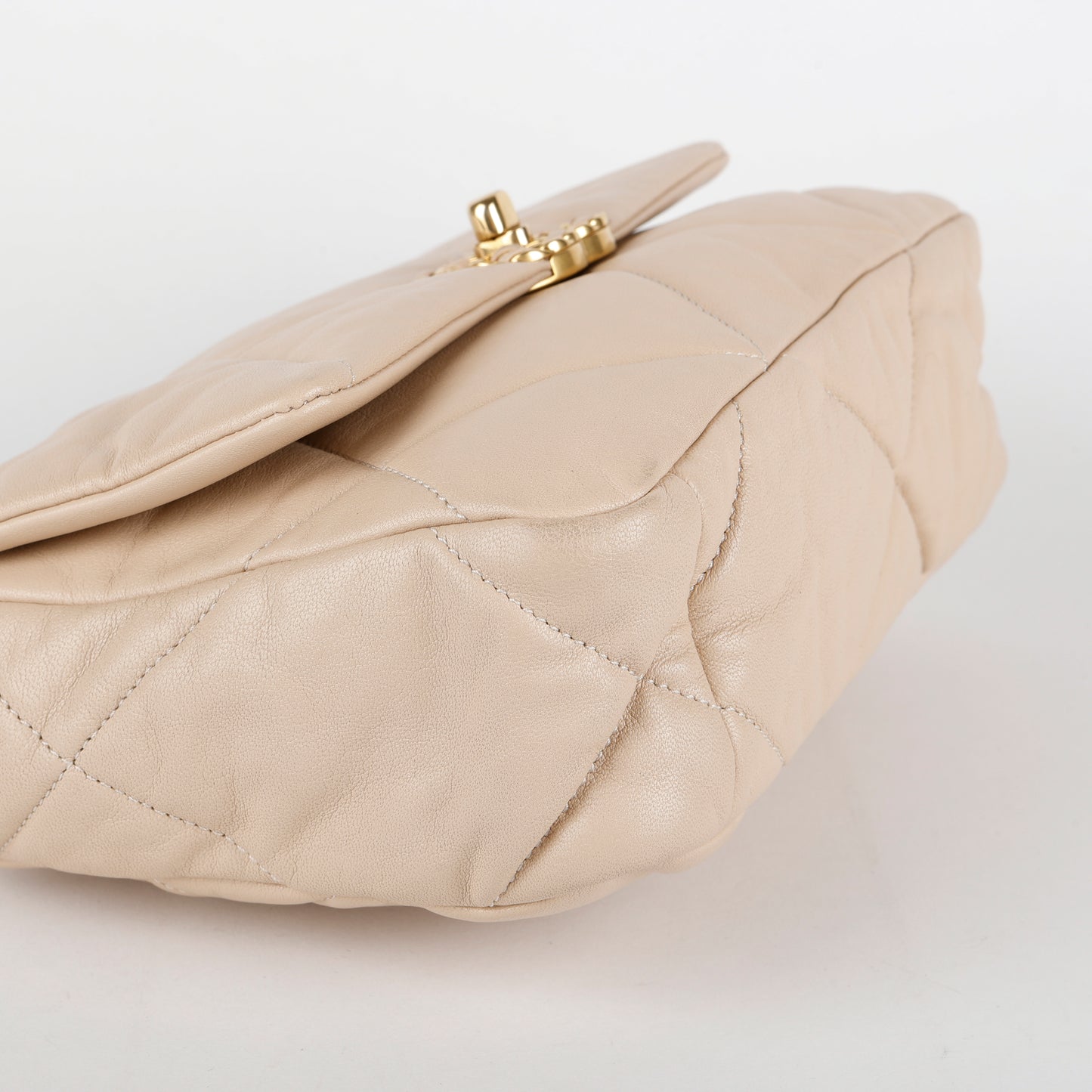 Small 19, Beige Lambskin