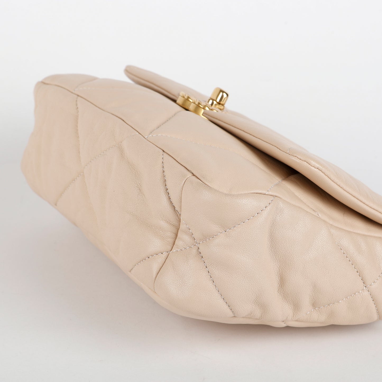 Small 19, Beige Lambskin