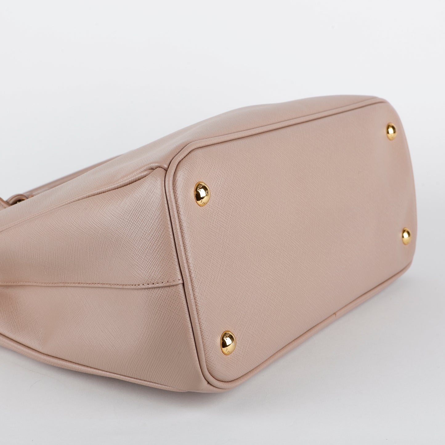 Medium Galleria Double Zip Tote, Beige Saffiano