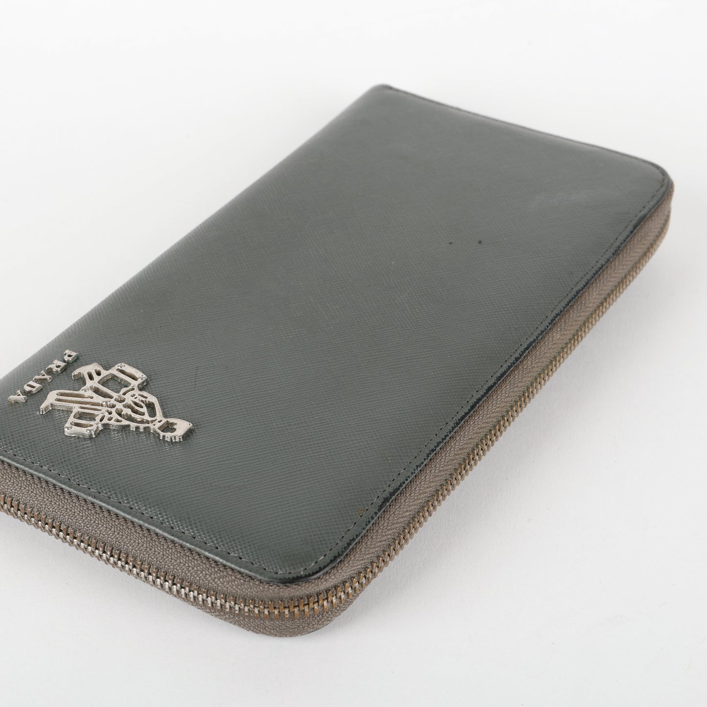 Bellhop Travel Zip Wallet, Grey Saffiano (missing strap)