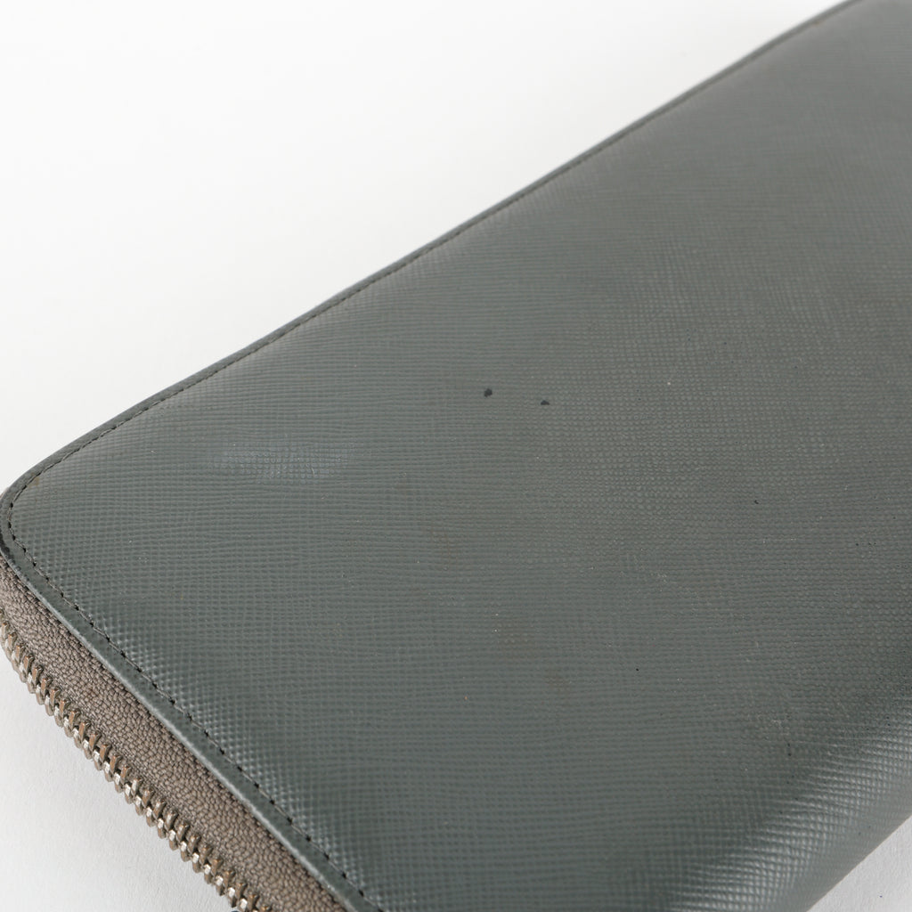 Bellhop Travel Zip Wallet, Grey Saffiano (missing strap)