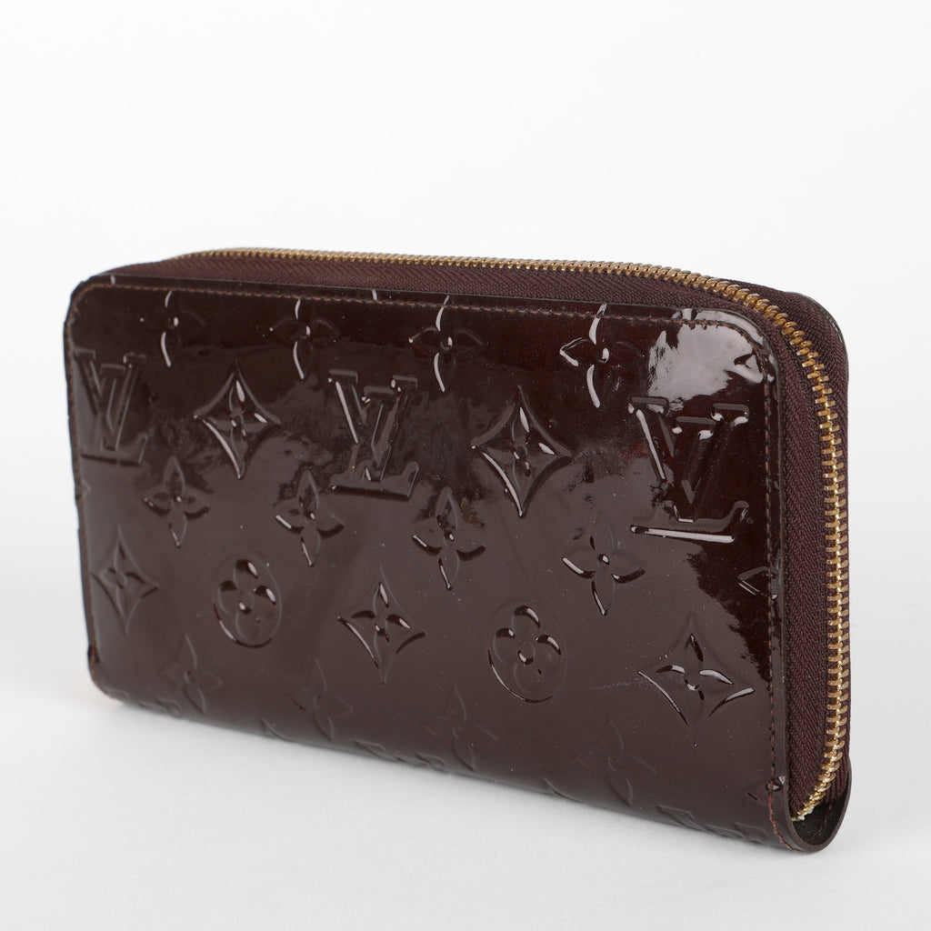 Zippy Wallet, Amarante Vernis