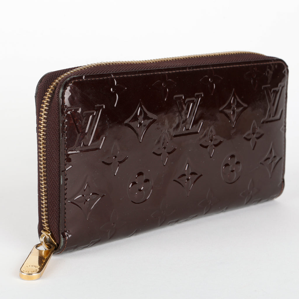 Zippy Wallet, Amarante Vernis