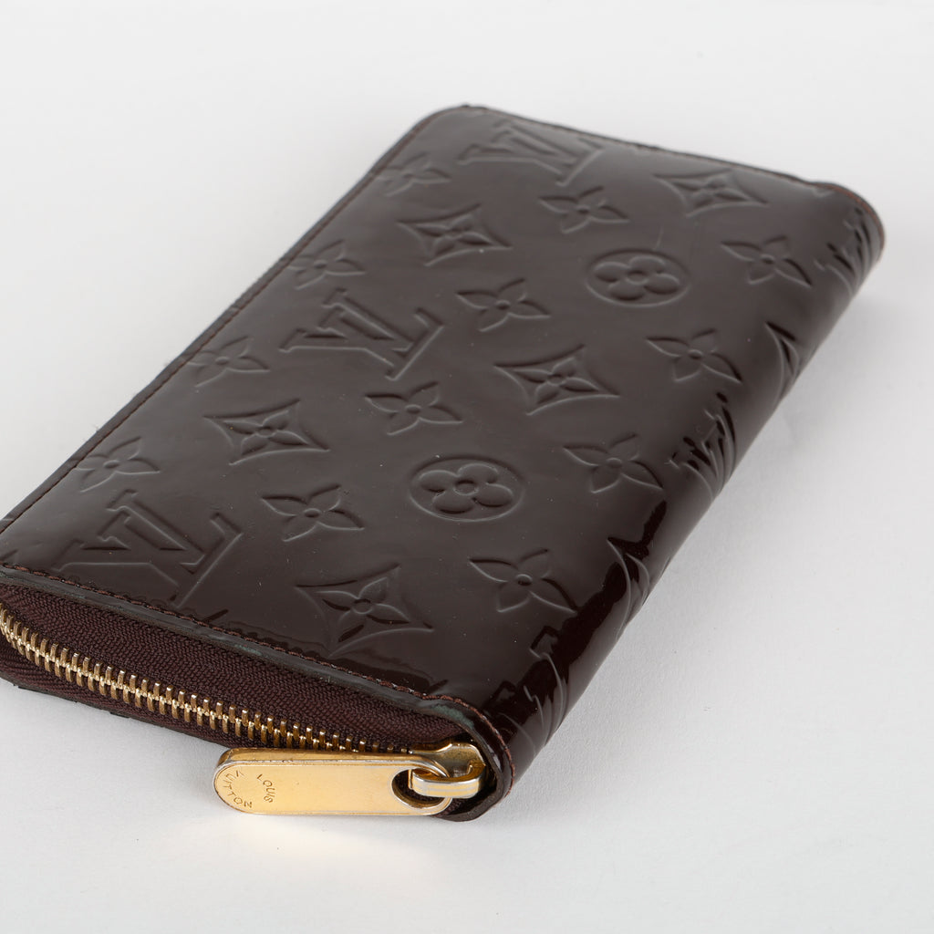 Zippy Wallet, Amarante Vernis